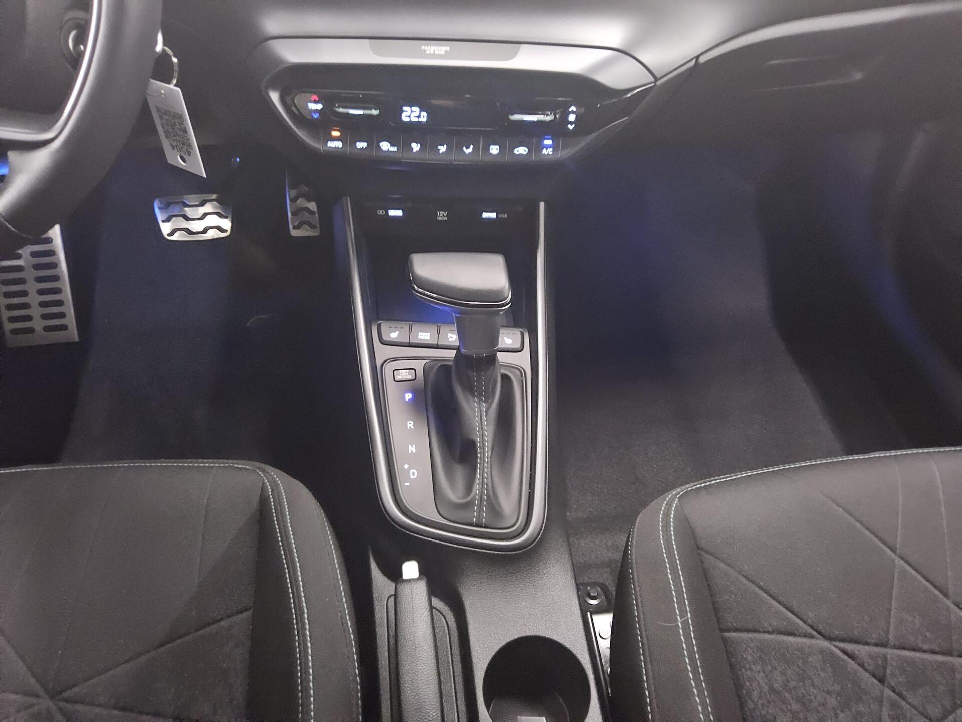 Hyundai Bayon 1.0 T-GDI Intro Edition DC LED RFK Shz PDC 6