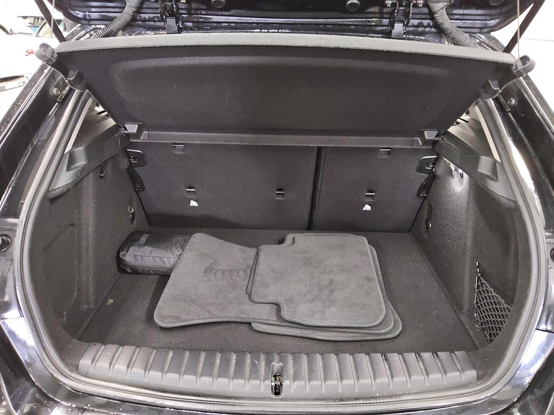 BMW 118d Advantage Navi LC Prof. LED Shz AHK PDC 13