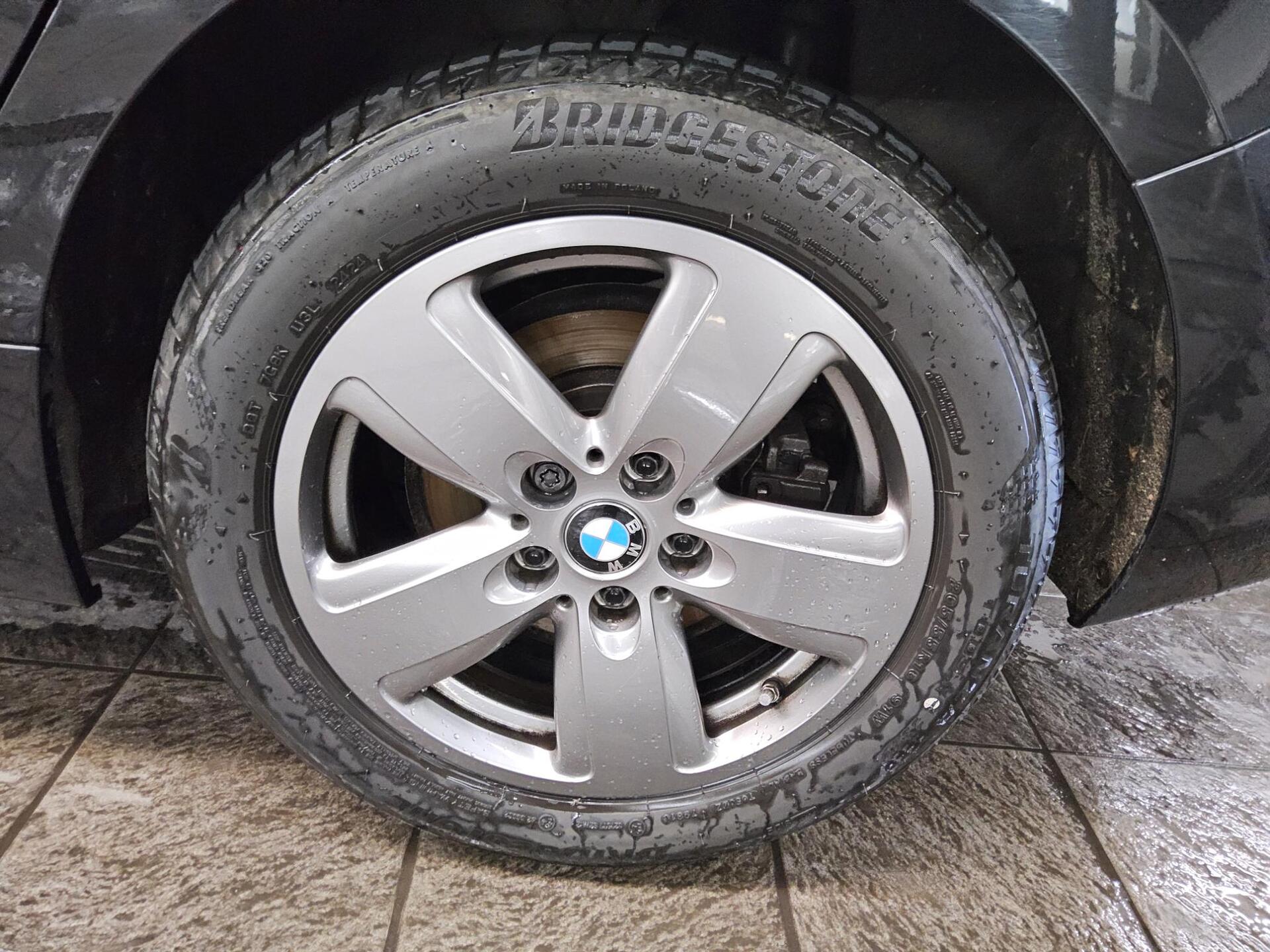 BMW 118d Advantage Navi LC Prof. LED Shz AHK PDC 12