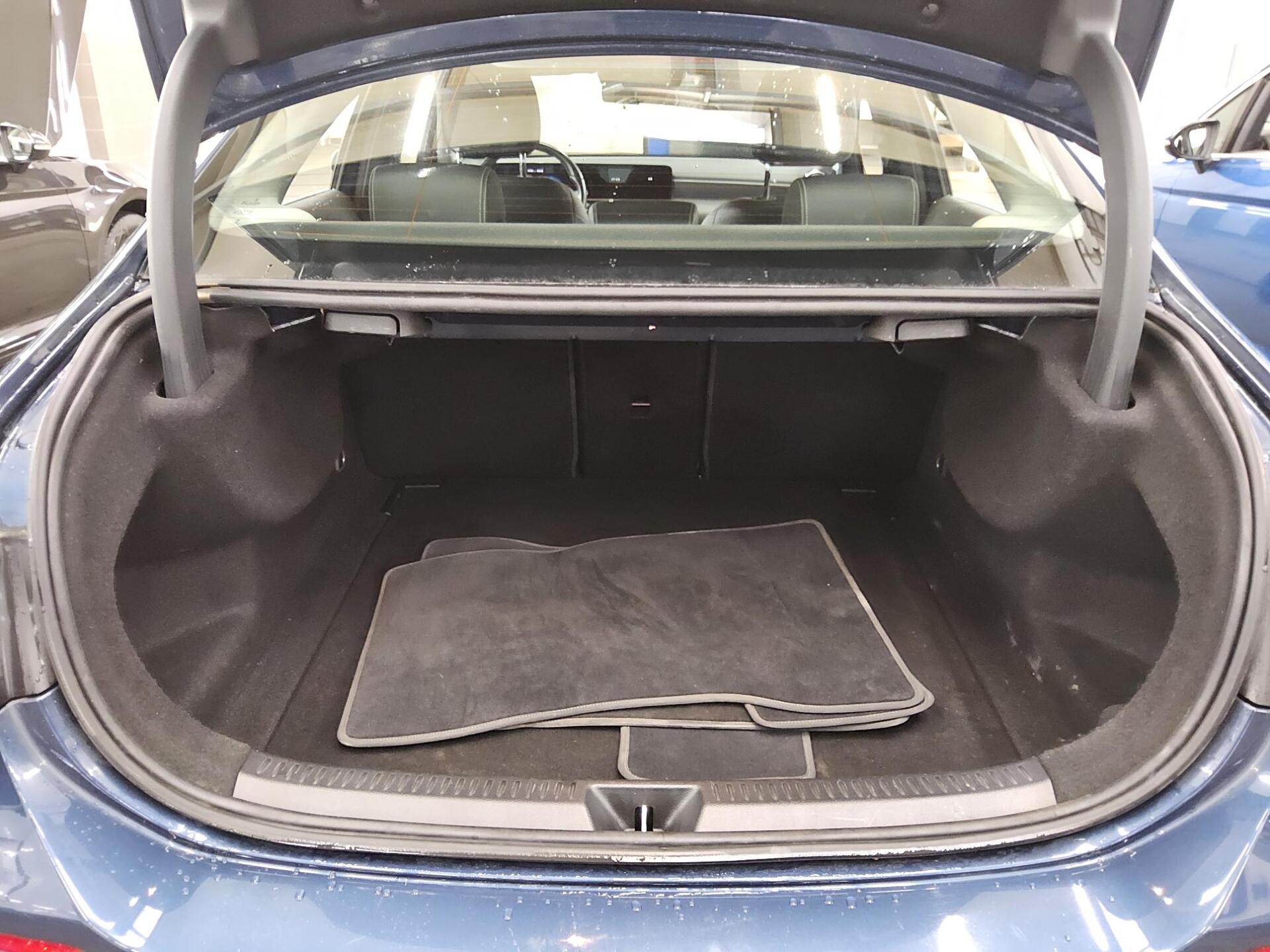 Mercedes-Benz A 200 Lim. d Progressive Navi LED RfK Distr.+ 12