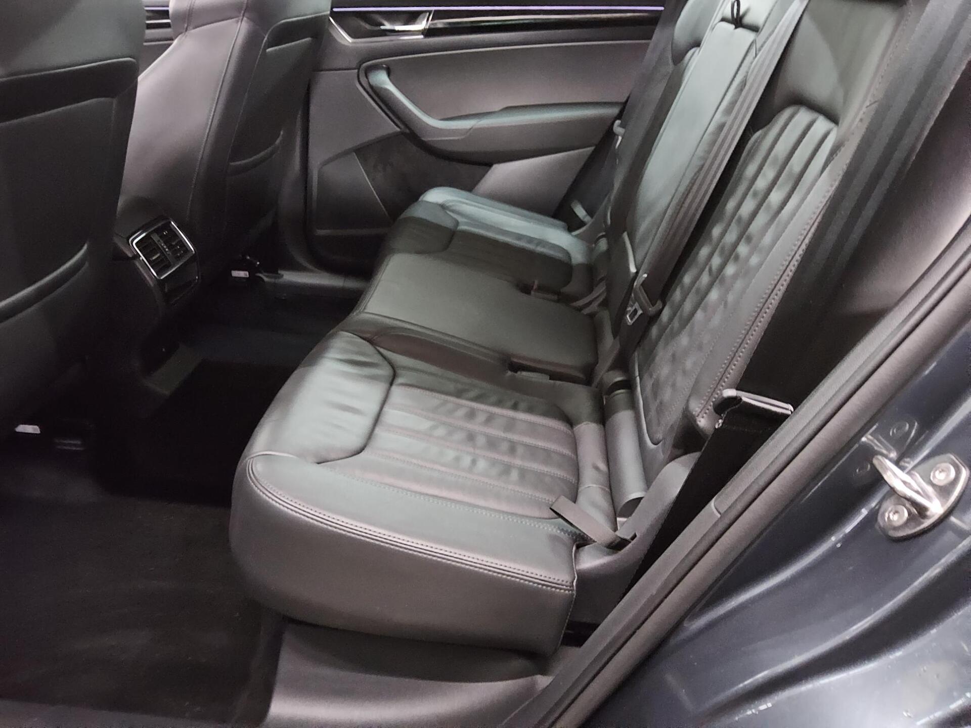 Skoda Kodiaq 2.0 TDI L&K Leder Navi LED+ Virtual ACC 13