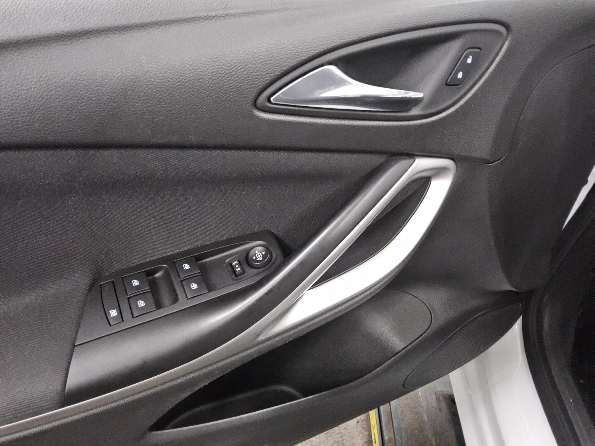 Opel Astra ST 1.5 D Edition Navi LED Shz Klima 9