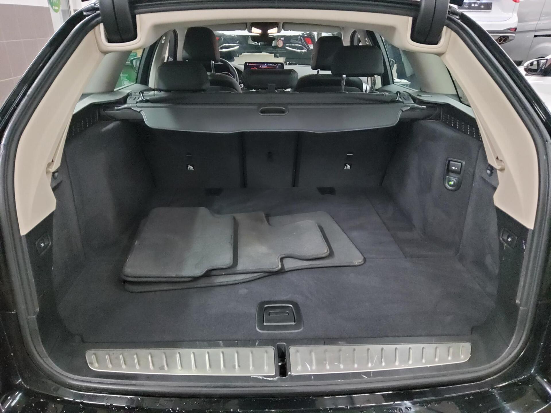 BMW 520iA Touring Leder Navi LED LC-Pro HuD HiFi AHK 12