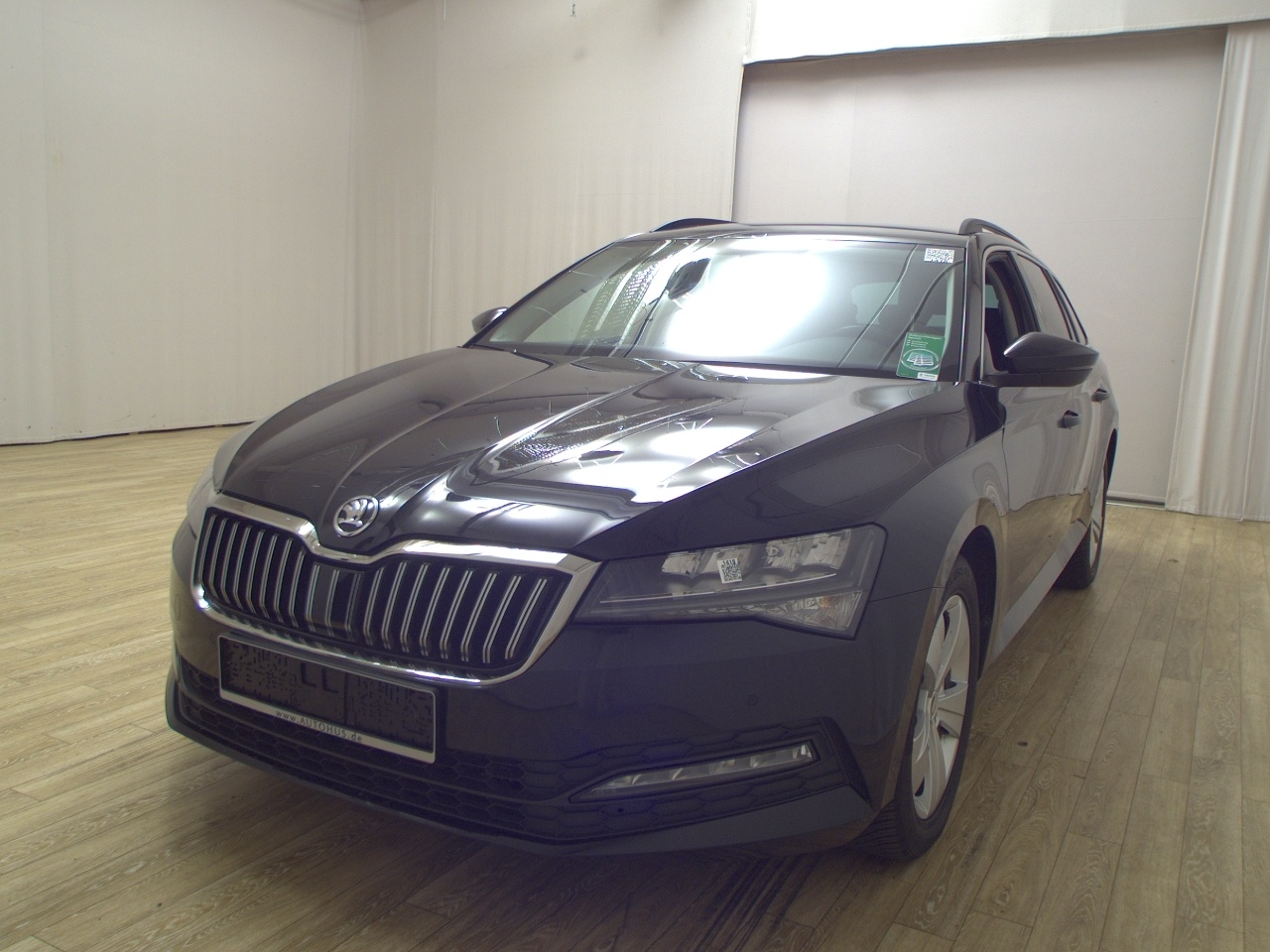 Skoda Superb Kombi 2.0 TDI Ambition Navi LED RFK Shz 2