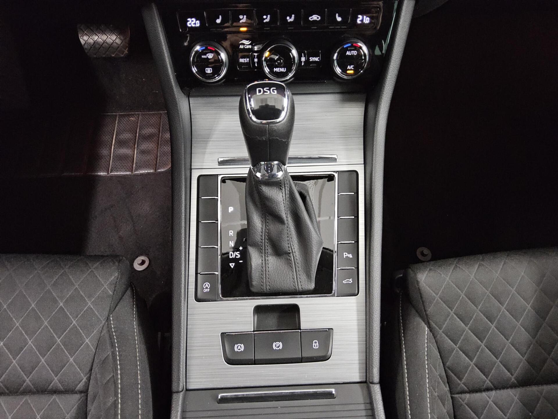 Skoda Superb Kombi 2.0 TDI Ambition Navi LED RFK Shz 6