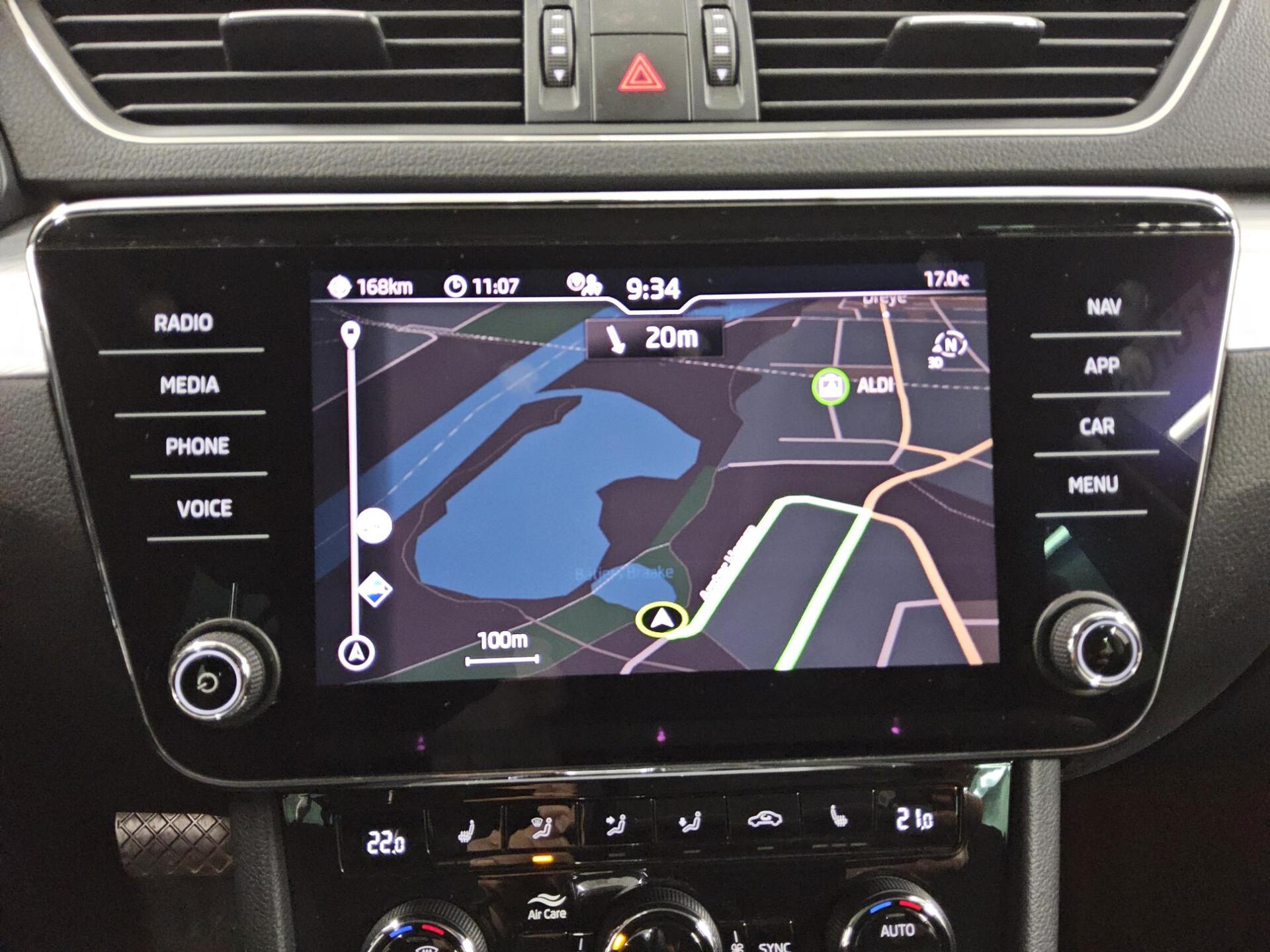 Skoda Superb Kombi 2.0 TDI Ambition Navi LED RFK Shz 7