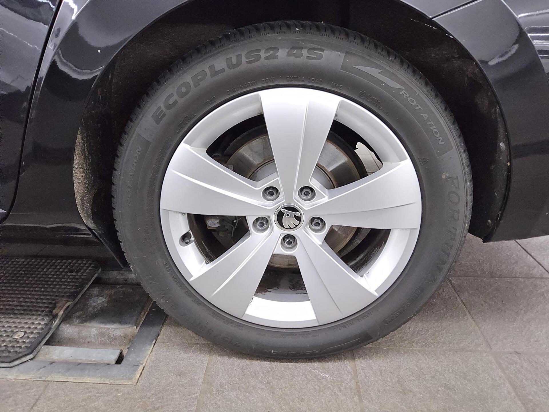 Skoda Superb Kombi 2.0 TDI Ambition Navi LED RFK Shz 10