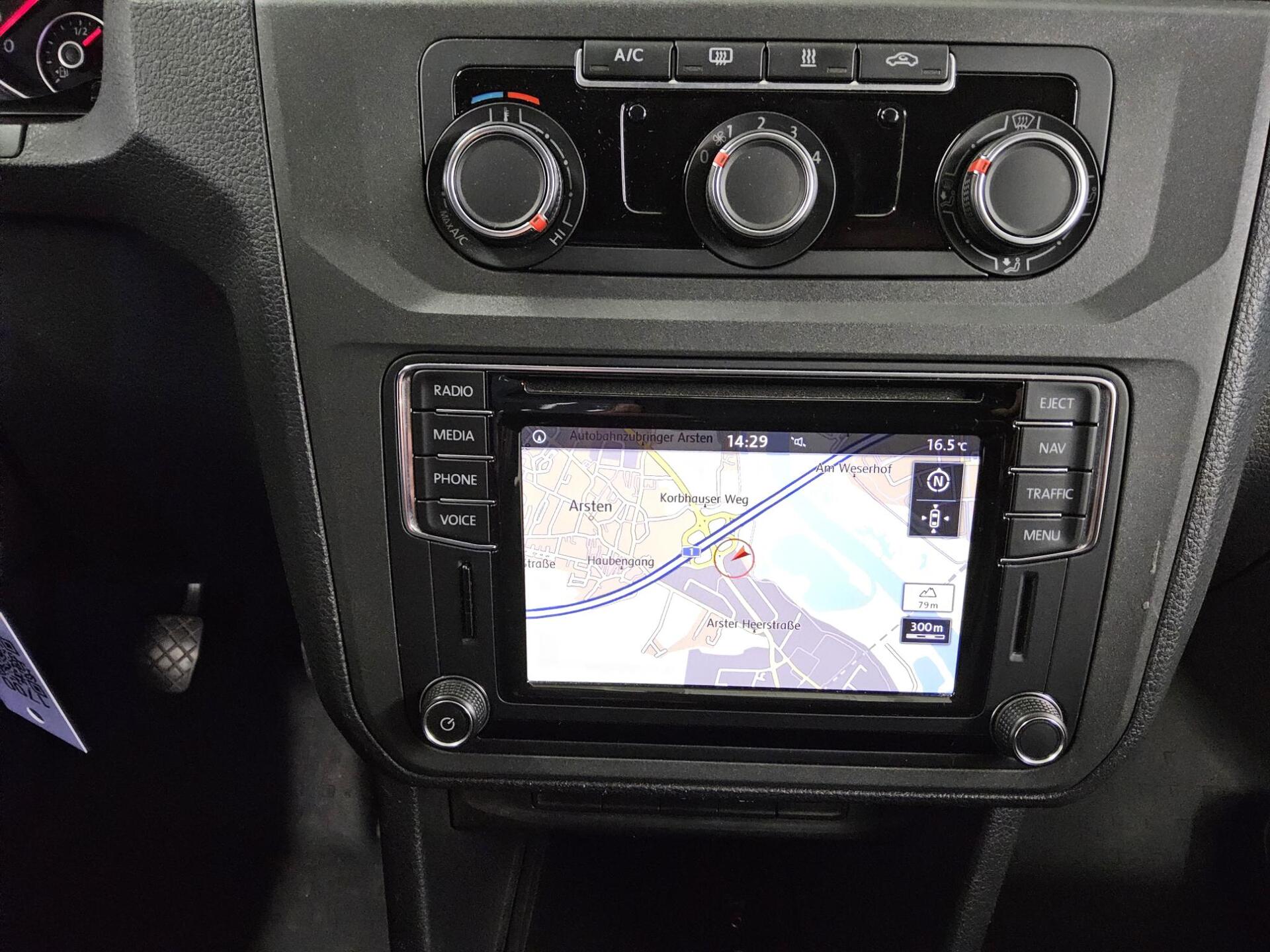 Volkswagen Caddy 2.0 TDI 4M Navi PDC Regal links StHzg 7