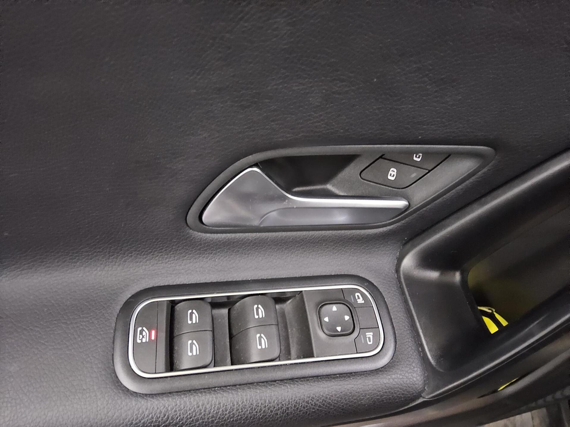 Mercedes-Benz CLA 180 SB d Navi MBUX RfK Shz Tempomat 9