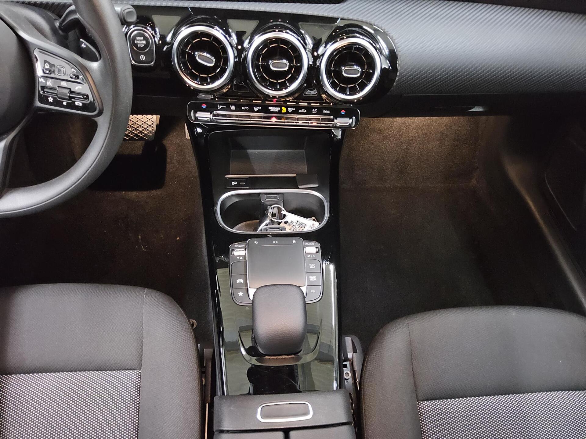 Mercedes-Benz CLA 180 SB d Navi MBUX RfK Shz Tempomat 6