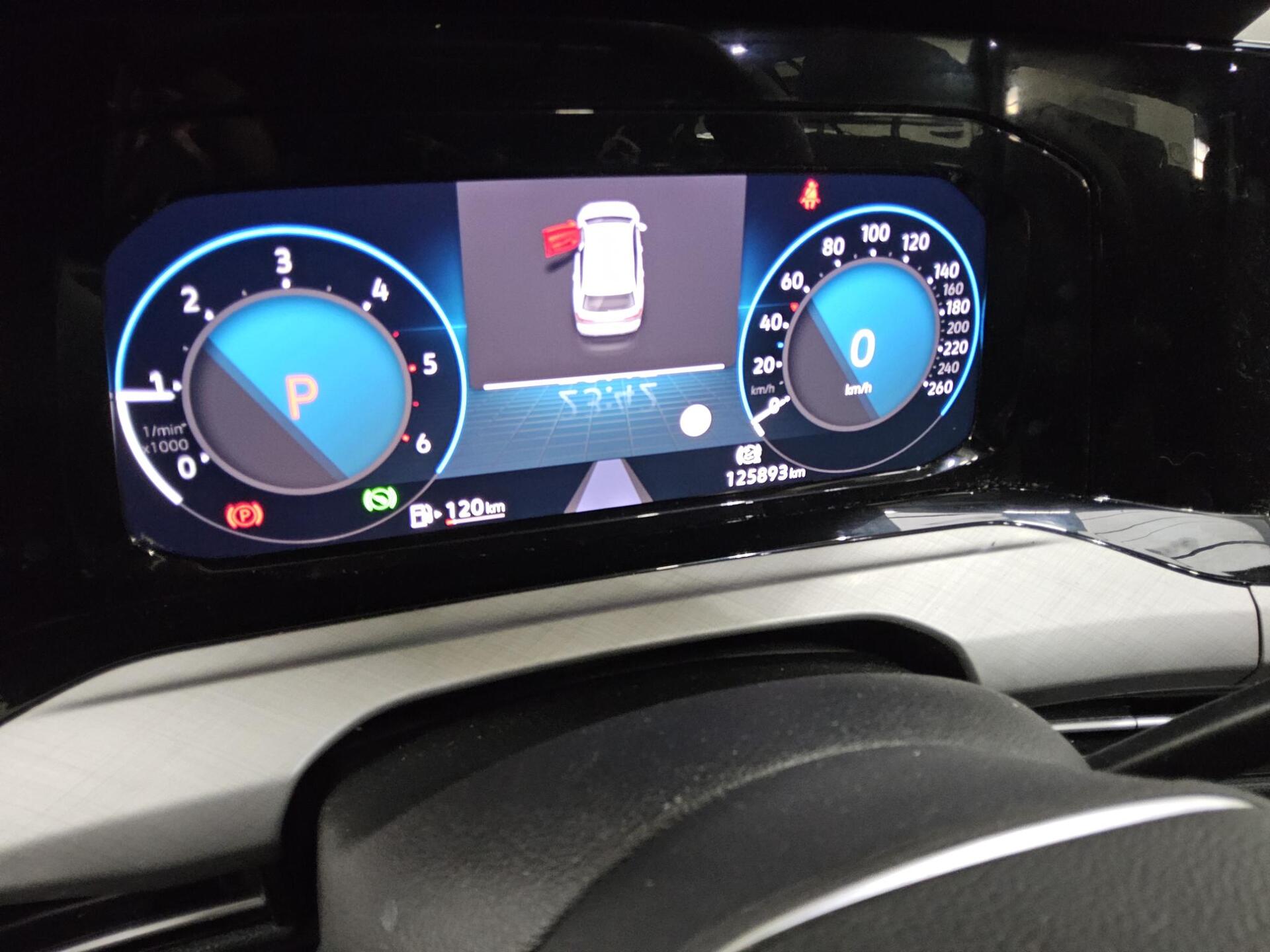 Volkswagen Golf Var. 2.0 TDI Life Navi LED Shz DC Pano PDC 10