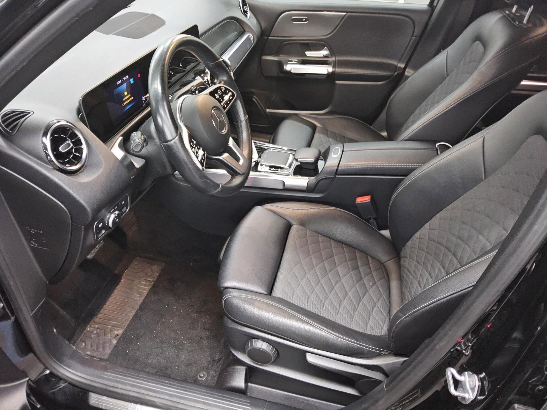 Mercedes-Benz GLB 220 d 4M Progressive T-Leder AHK Nav LED RFK 9