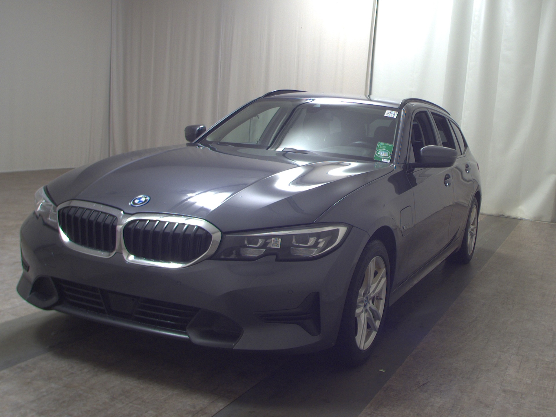 BMW 330e Touring Sport-Line Navi LC Pro LED AHK ACC 2