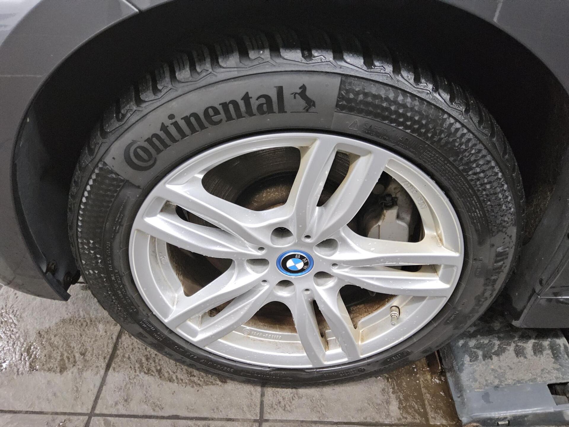 BMW 330e Touring Sport-Line Navi LC Pro LED AHK ACC 11