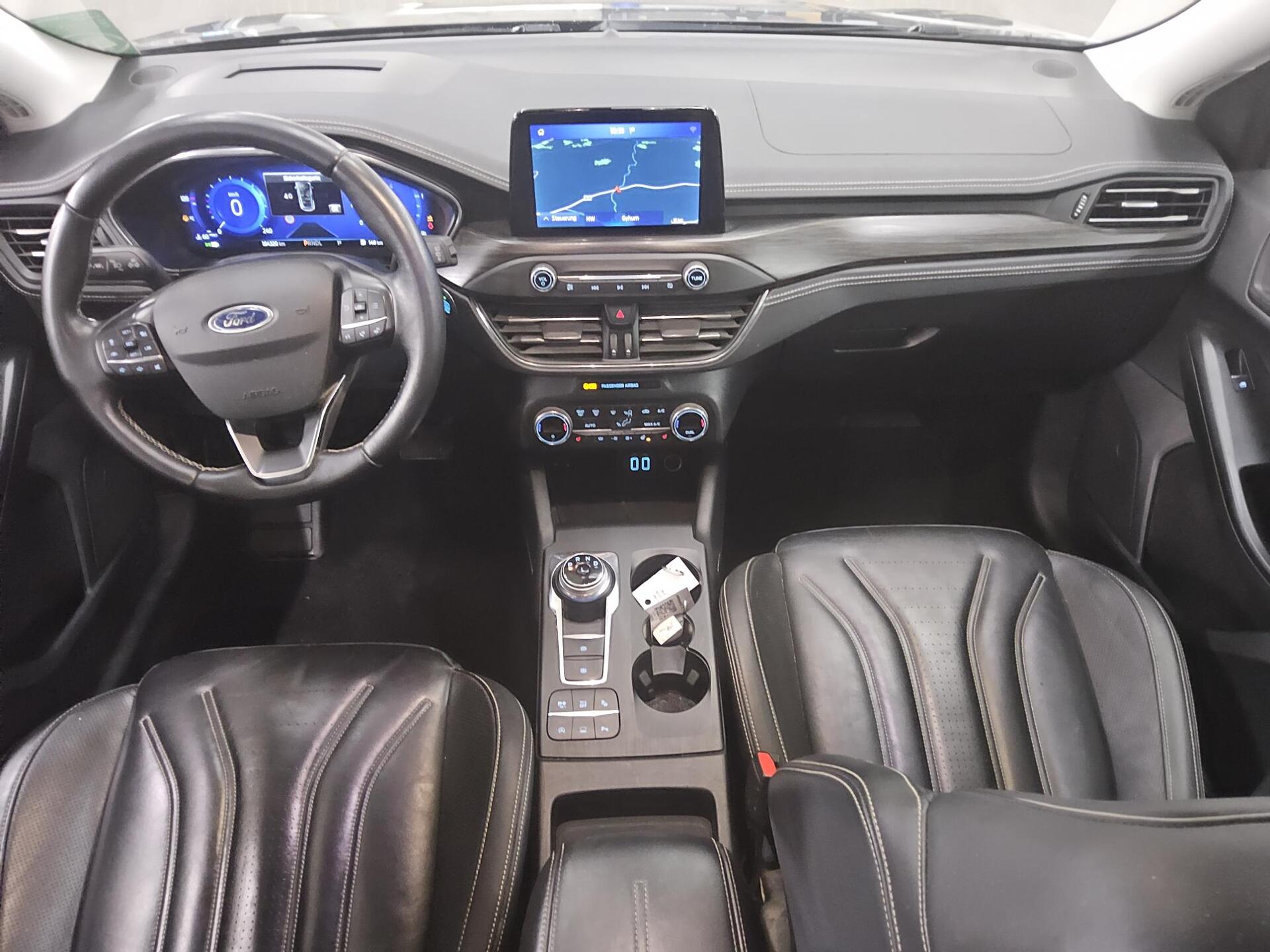 Ford Focus Turnier 1.5 EB Vignale Navi LED Leder AHK 5