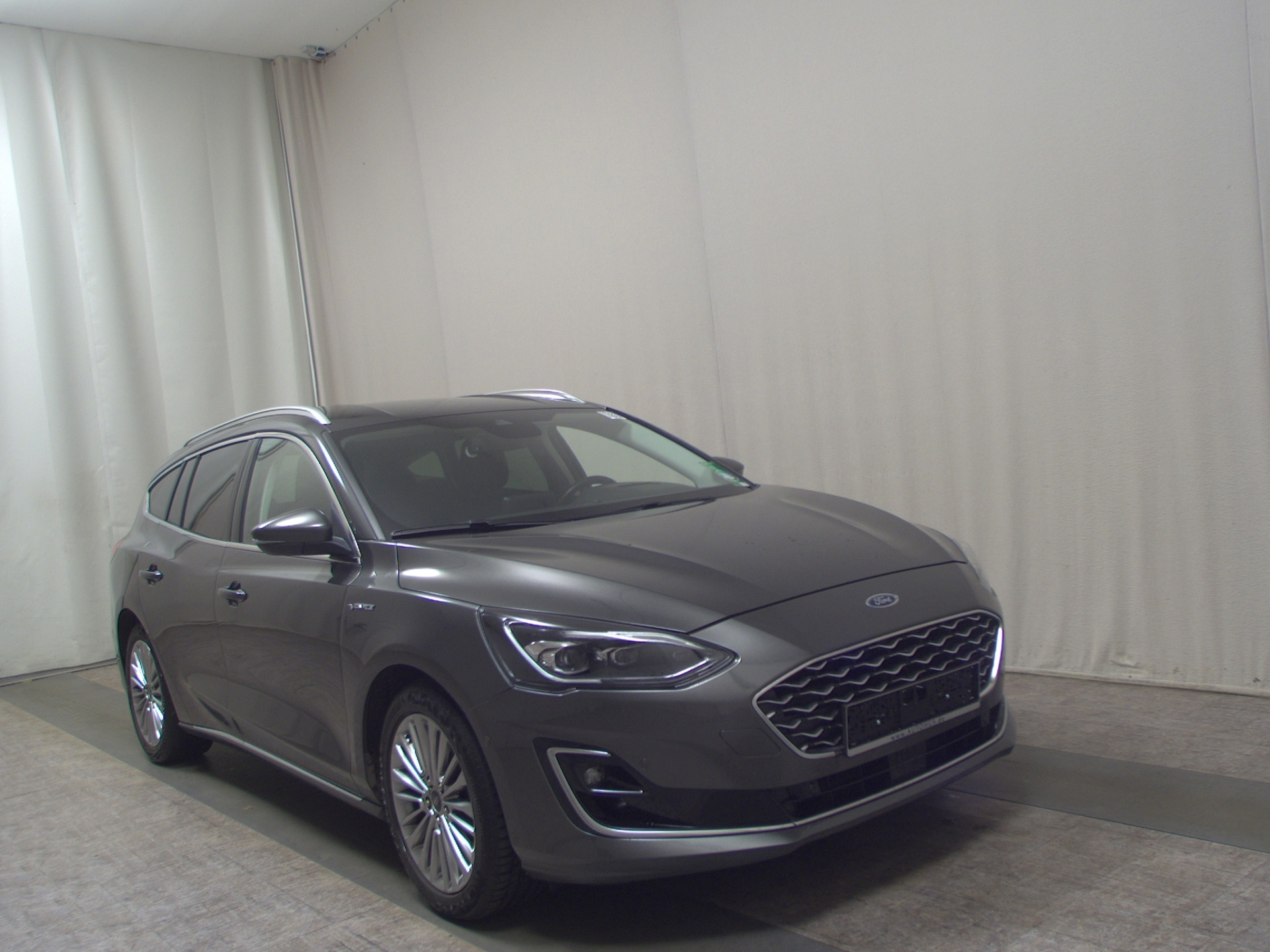 Ford Focus Turnier 1.5 EB Vignale Navi LED Leder AHK 3