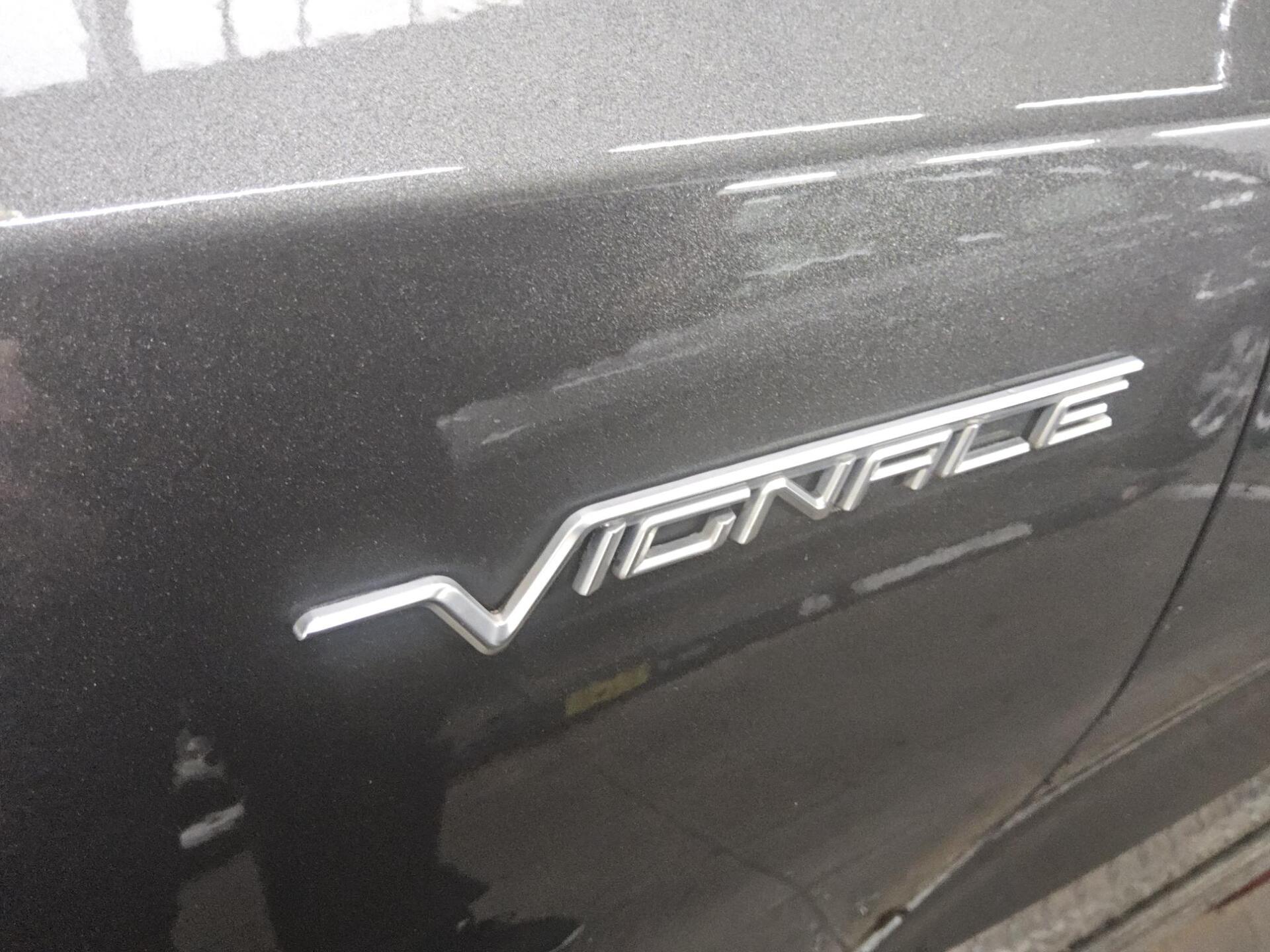 Ford Focus Turnier 1.5 EB Vignale Navi LED Leder AHK 12