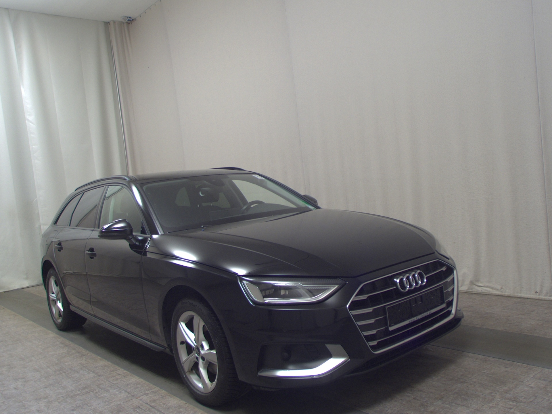 Audi A4 Avant 35 TDI advanced Navi LED ACC PDC SHZ 3