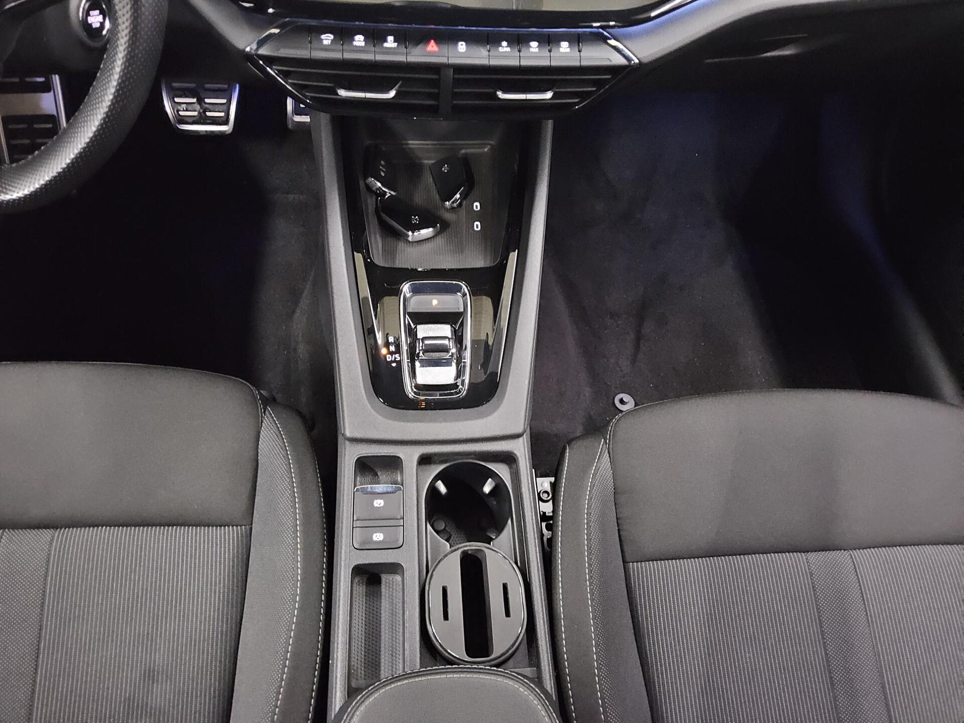 Skoda Octavia Kombi 2.0 TDI SportLine Navi LED vc ACC 6