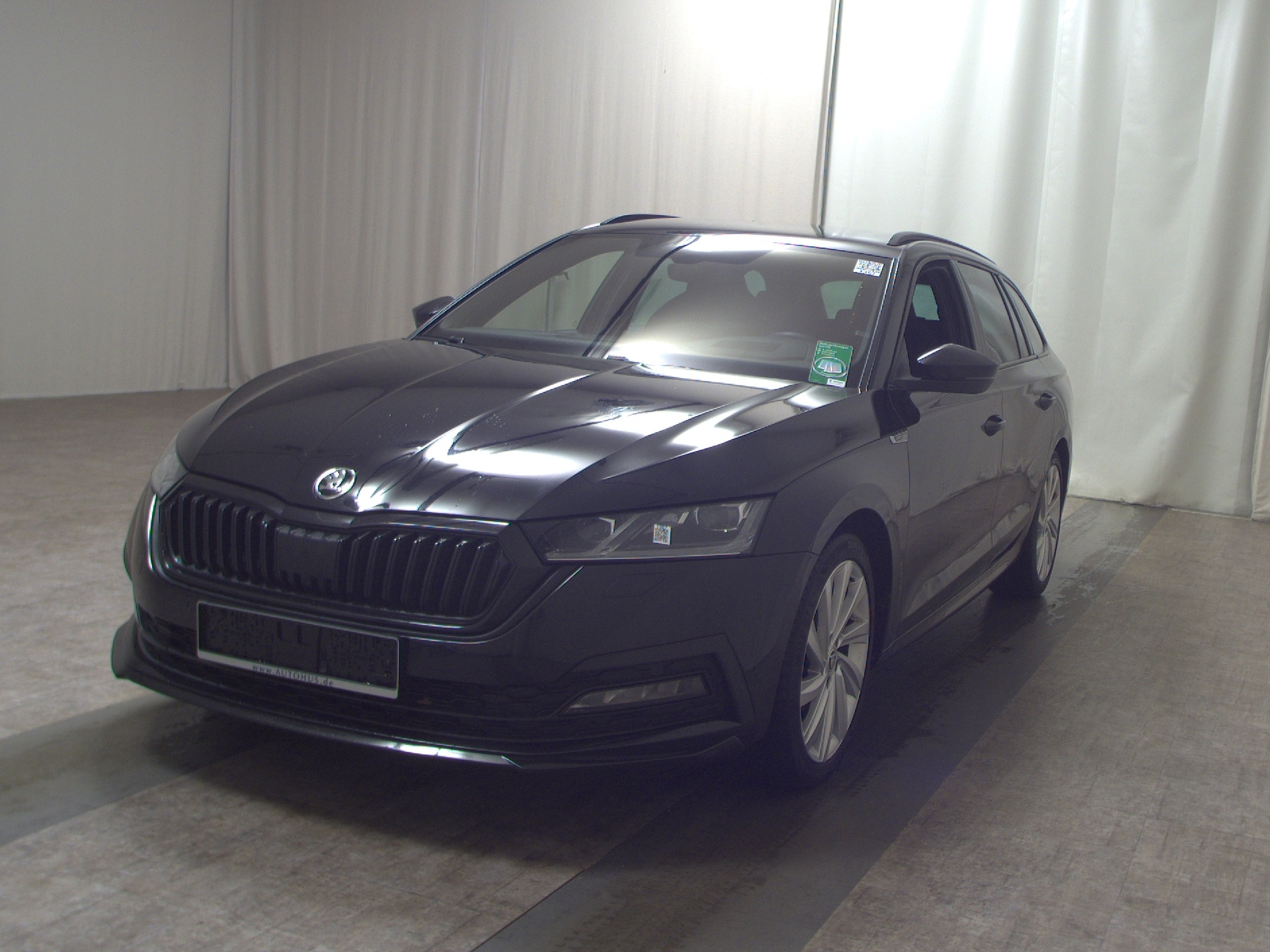 Skoda Octavia Kombi 2.0 TDI SportLine Navi LED vc ACC 2