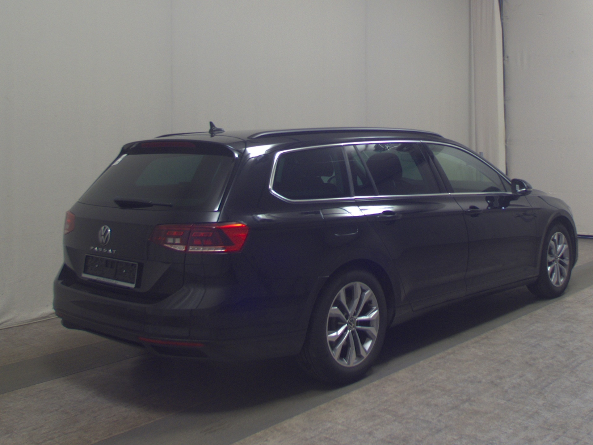 Volkswagen Passat Var. 2.0 TDI Business Navi LED ACC RFK 4