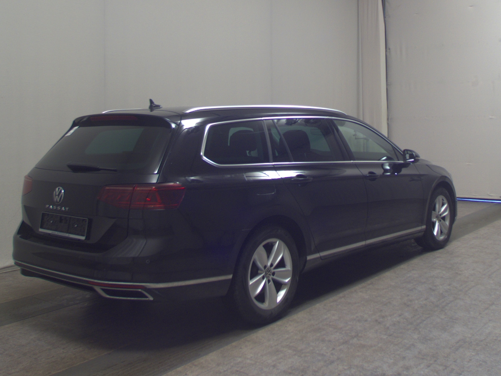 Volkswagen Passat Var. 2.0 TDI Elegance Navi IQ.Light RFK 4