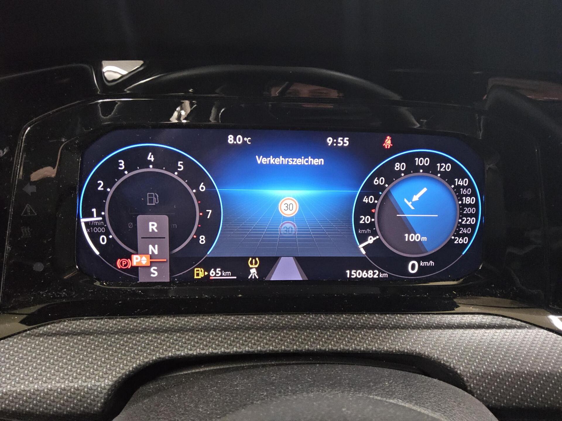 Volkswagen Golf-8 Var. 2.0 TSI 4M R-Line Navi LED+ AID H/K 8