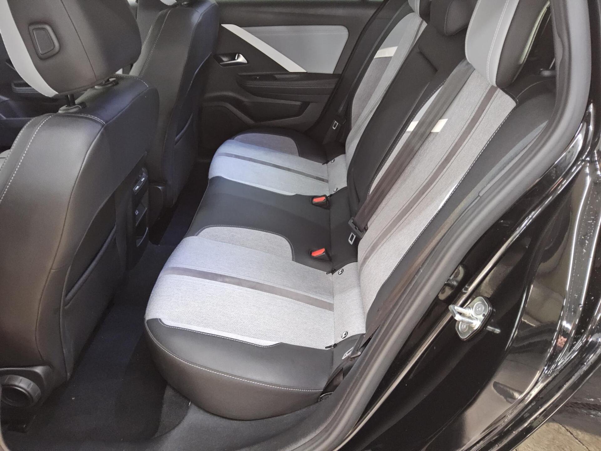 Opel Astra ST 1.5 D Elegance Navi LED Shz RFK 13