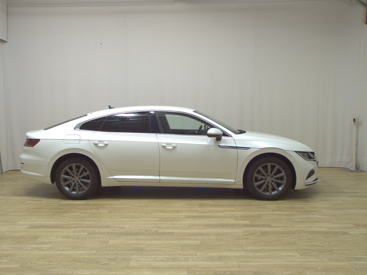 Volkswagen Arteon 2.0 TDI Navi LED AID ACC PDC