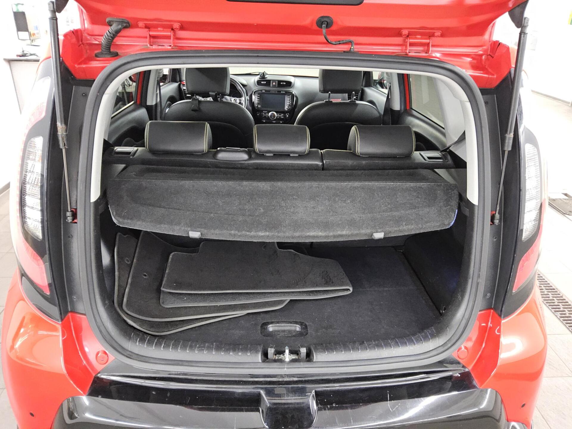 Kia Soul 1.6 CRDI Navi Xenon RfK Pano Sound Tempomat 12