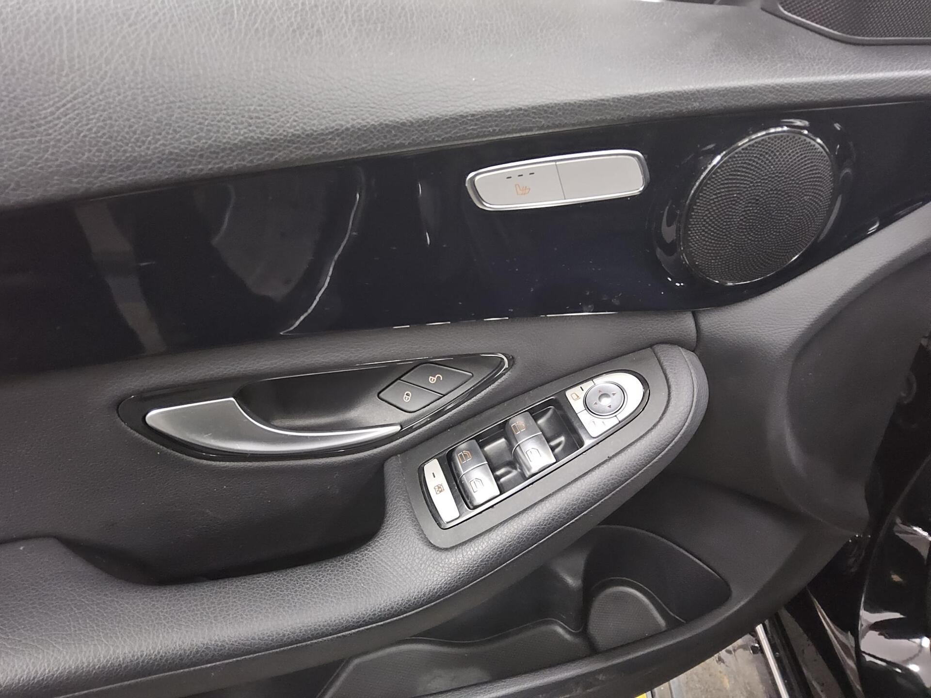 Mercedes-Benz C 200 T d Navi LED Shz PDC 9