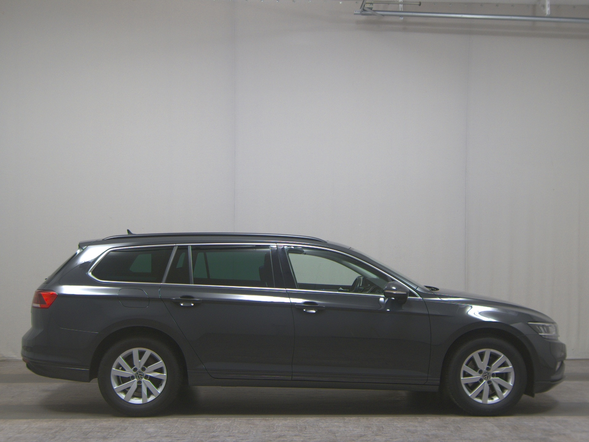 Volkswagen Passat Var. 2.0 TDI Business Navi LED Pano AHK