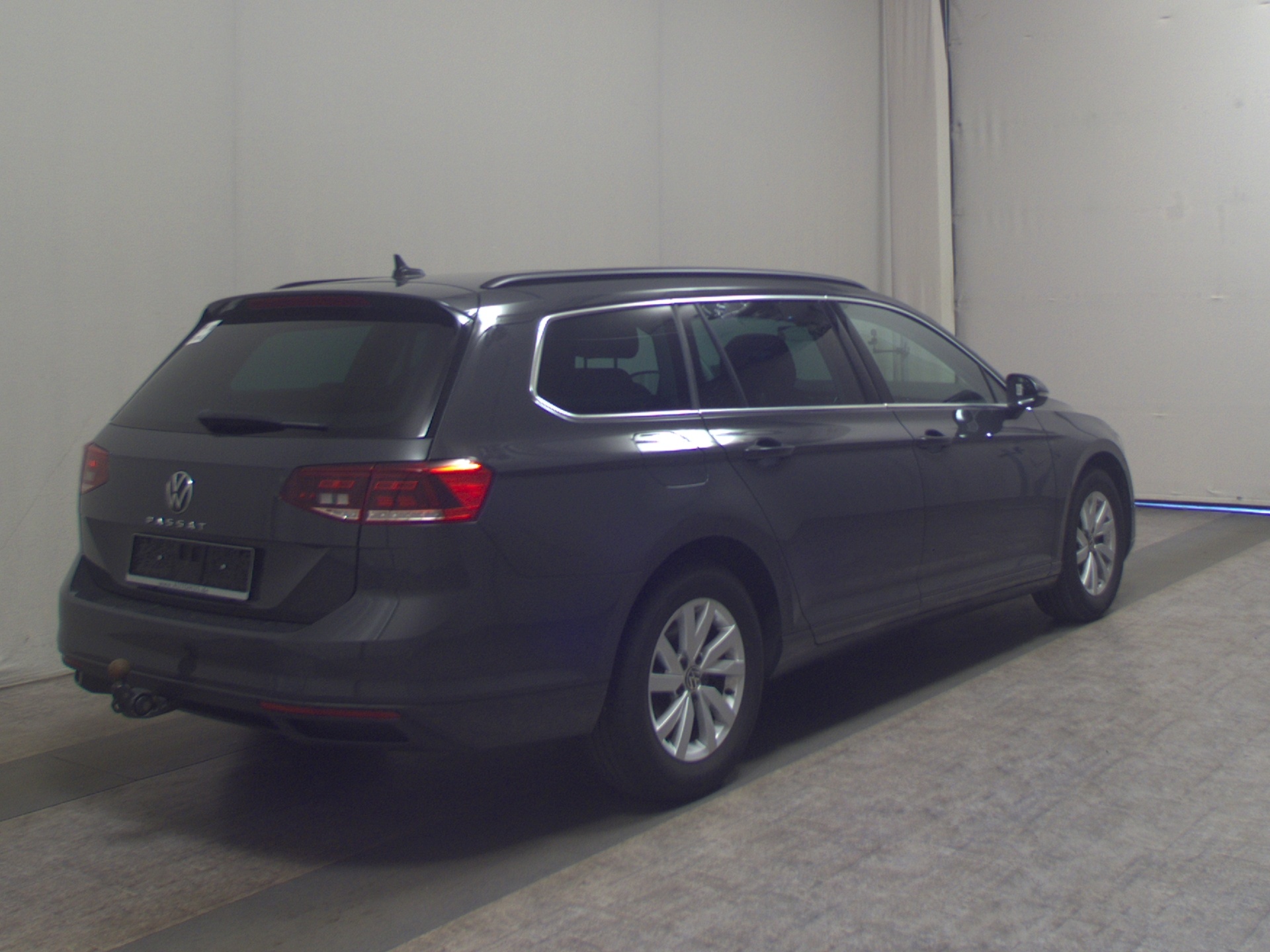 Volkswagen Passat Var. 2.0 TDI Business Navi LED Pano AHK 4