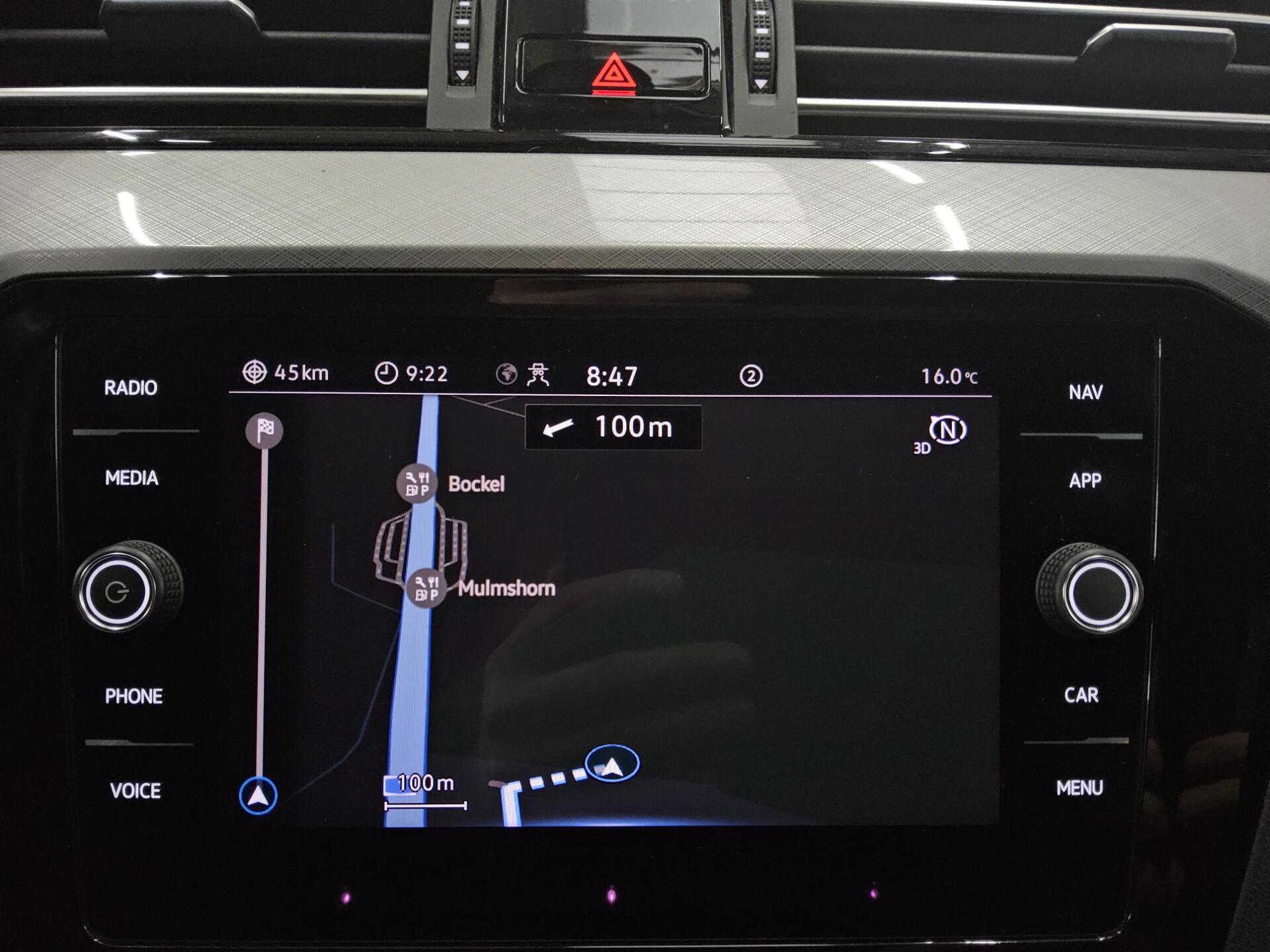 Volkswagen Passat Var. 2.0 TDI Business Navi LED Pano AHK 7