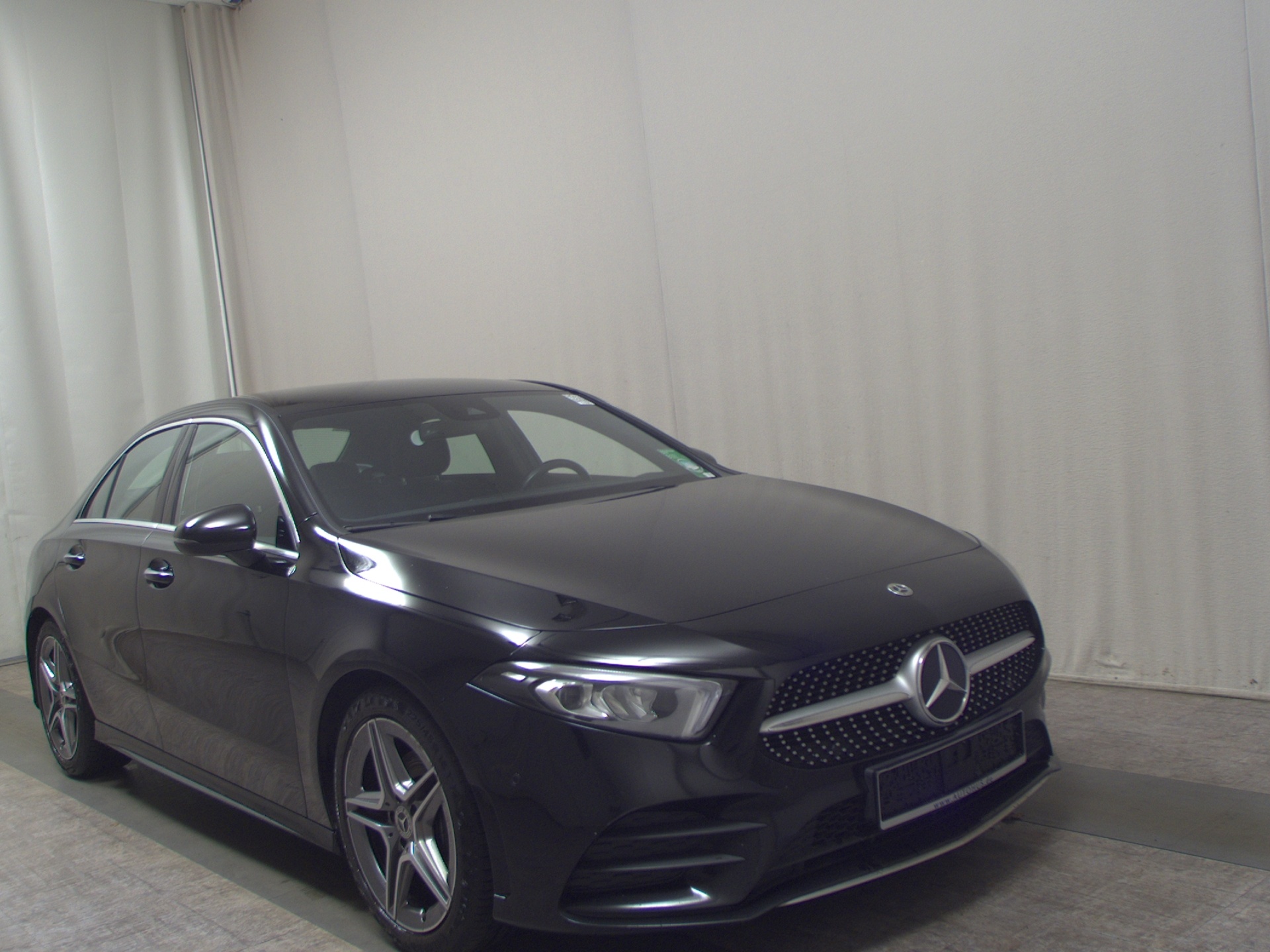 Mercedes-Benz A 200 Lim. AMG-Line Navi LED MBUX+ Kamera AHK 3