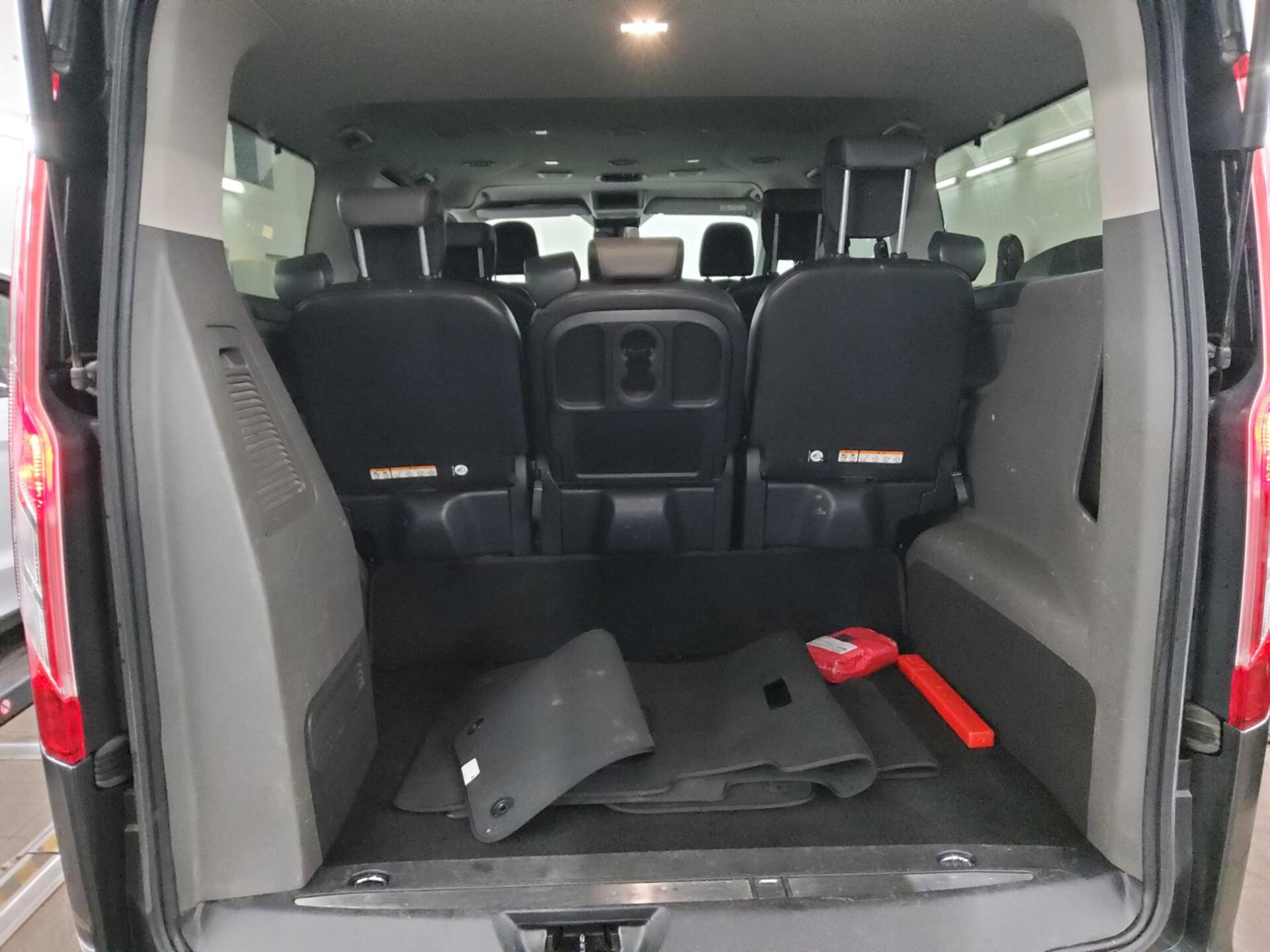 Ford Tourneo Custom 2.0 TDCi Titanium X 8-Sitze Leder 12