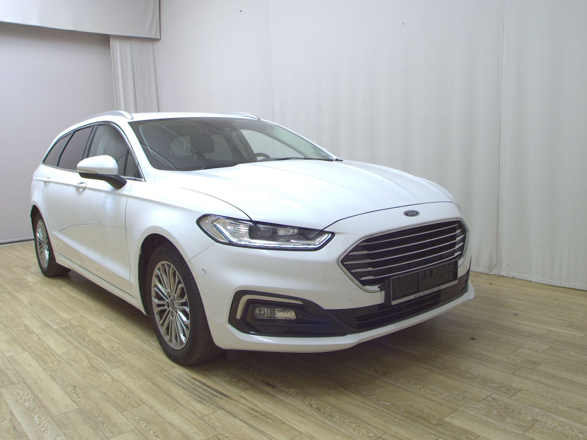 Ford Mondeo Turnier 2.0 EB Titanium Navi LED RfK Shz 3