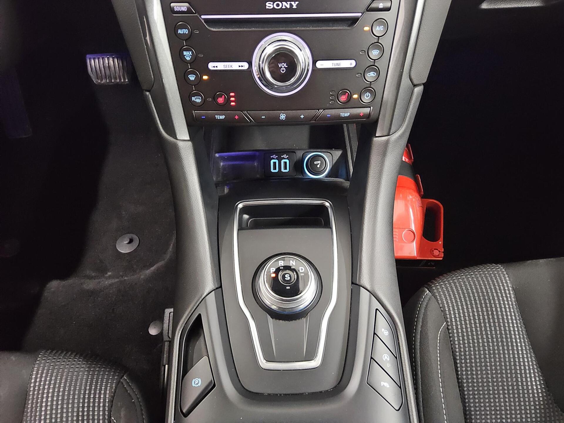 Ford Mondeo Turnier 2.0 EB Titanium Navi LED RfK Shz 6