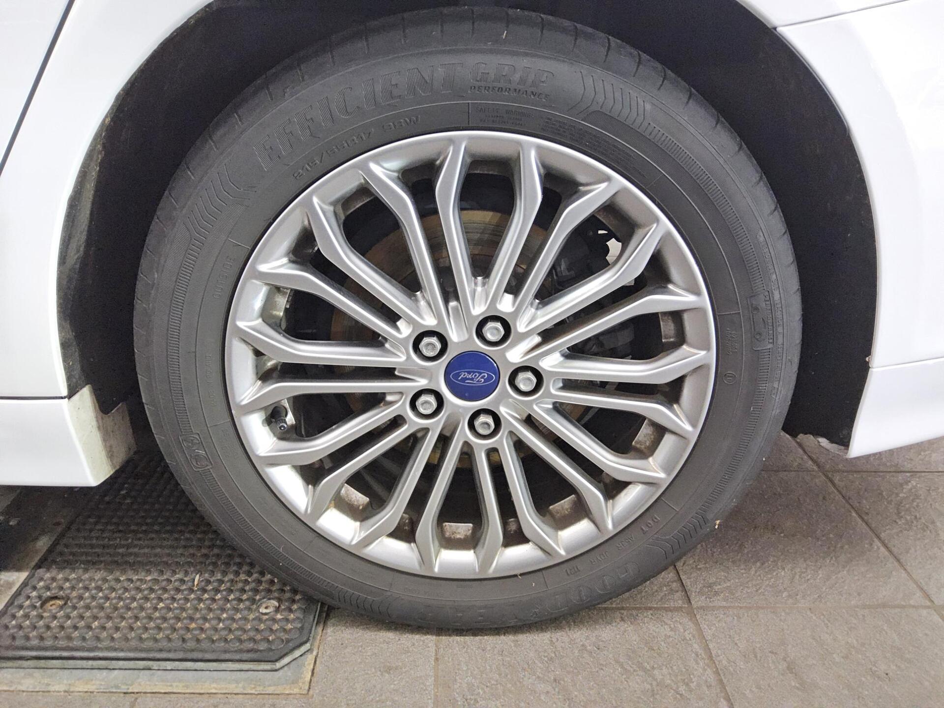 Ford Mondeo Turnier 2.0 EB Titanium Navi LED RfK Shz 10