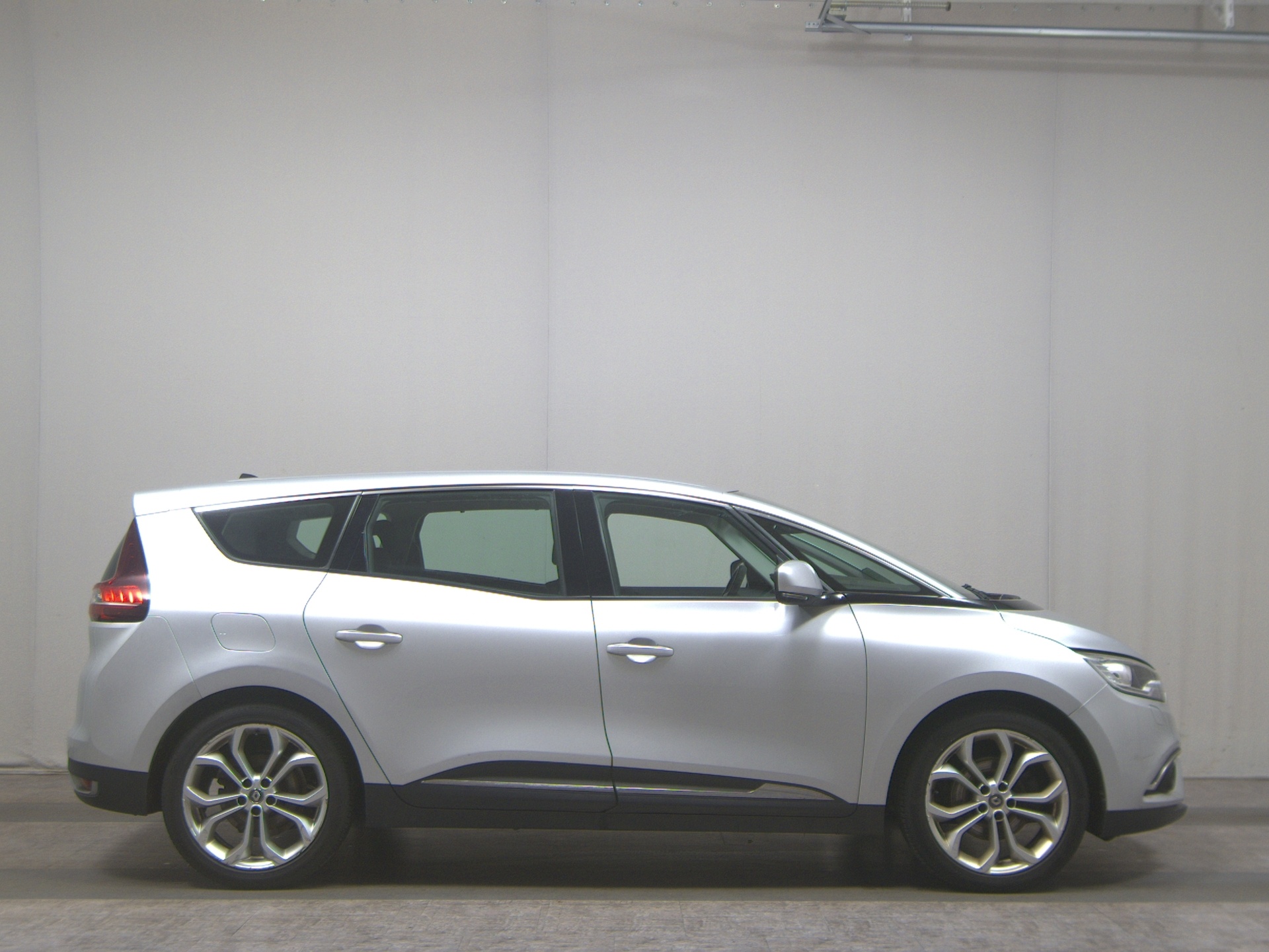 Renault Grand Scenic 1.3 TCe 7-Sitzer Navi Shz DAB BT