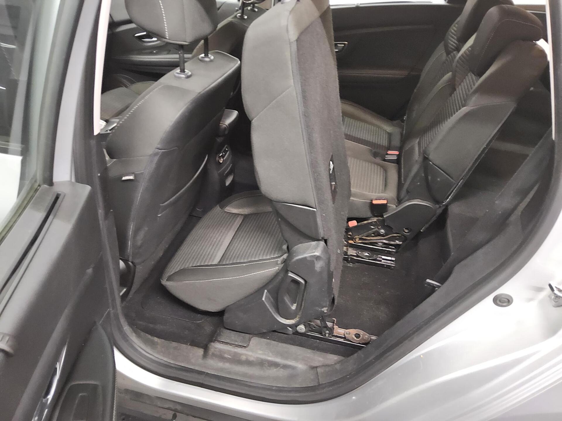 Renault Grand Scenic 1.3 TCe 7-Sitzer Navi Shz DAB BT 12