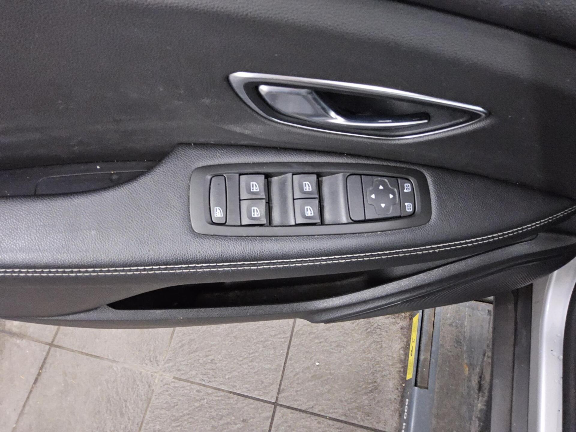 Renault Grand Scenic 1.3 TCe 7-Sitzer Navi Shz DAB BT 9