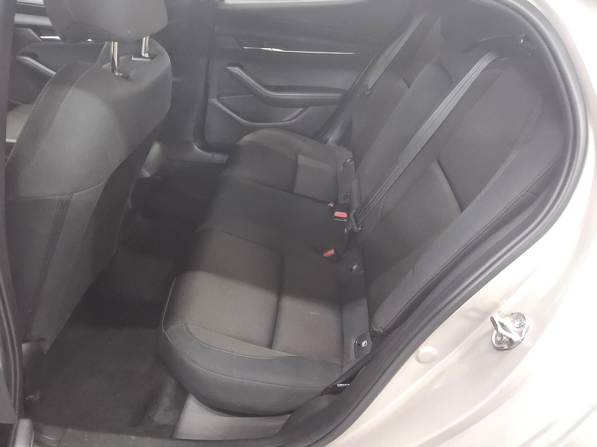 Mazda 3 2.0 SKYACTIV-G Navi LED Shz HuD RfK PDC ACC 13