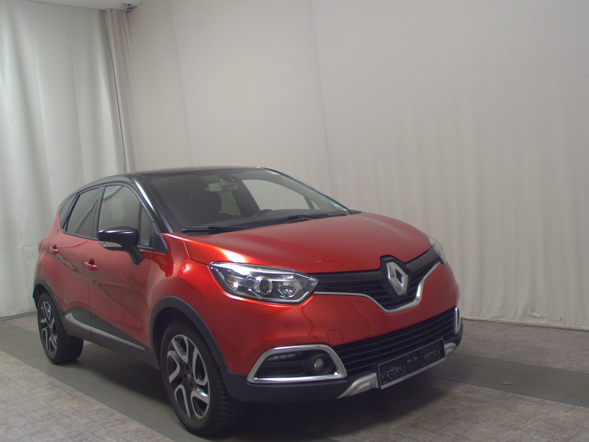 Renault Captur 1.5 dCi Energy SHZ Navi ZV HU 11/27 3