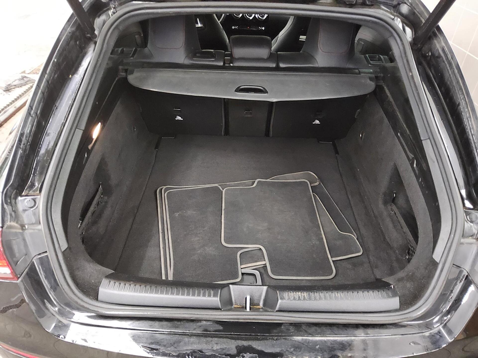 Mercedes-Benz CLA 220 SB d AMG-Line Night Navi LED Sound AHK 12