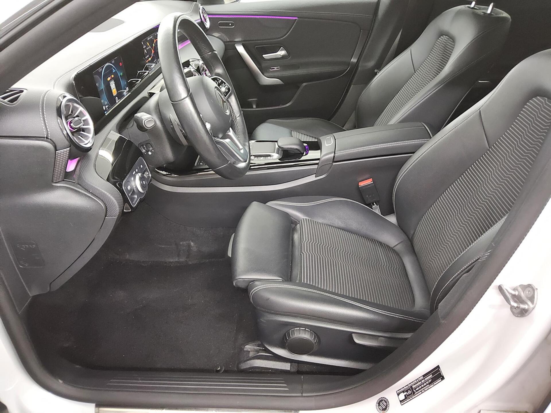 Mercedes-Benz CLA 200 d Progressive Navi Night RfK Distronic+ 9