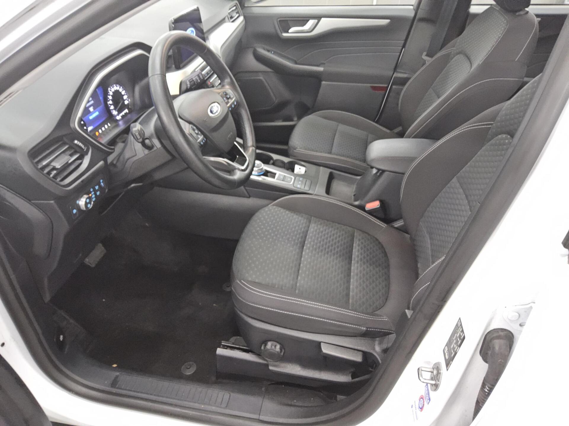Ford Kuga 2.5 Duratec Navi PDC DAB 8