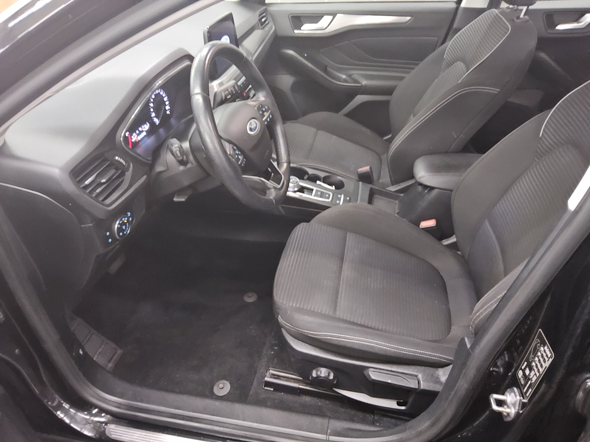 Ford Focus Turnier 2.0 EB Titanium Navi AHK Tempomat 8