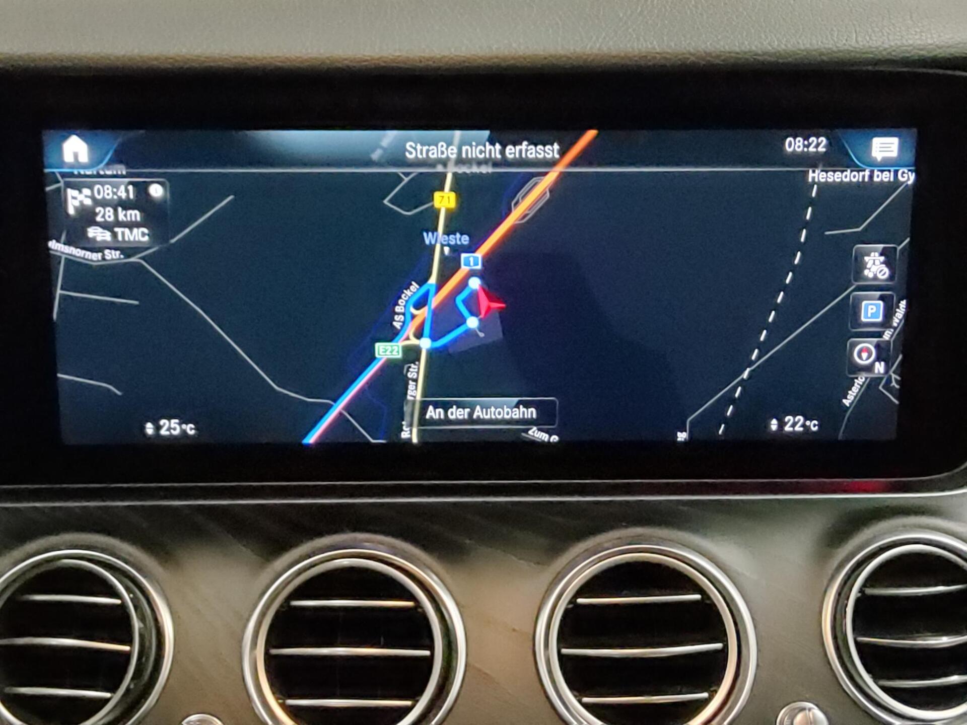 Mercedes-Benz E 300 T e Avantgarde Navi LED RfK 360° AHK Dist+ 7