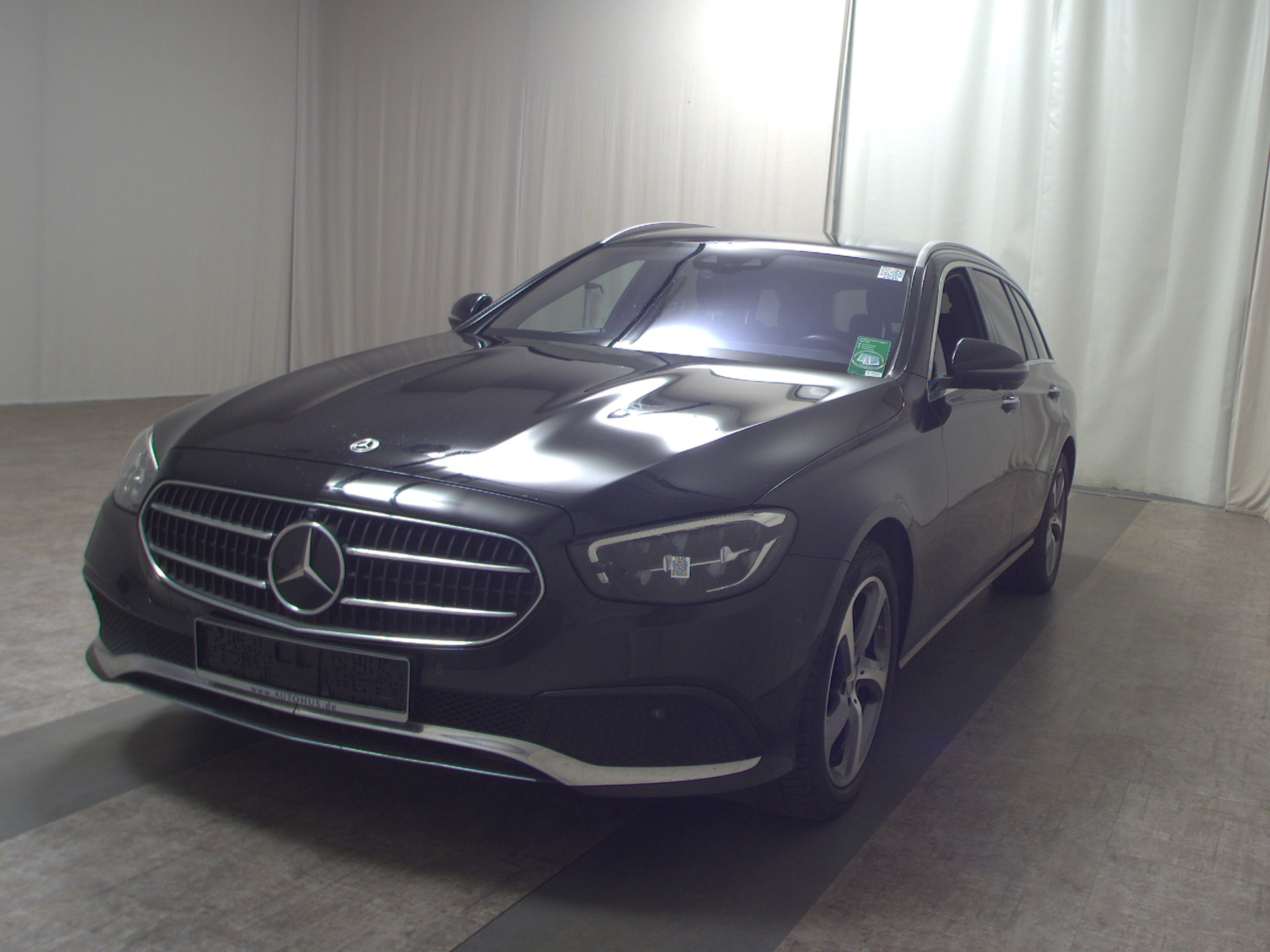 Mercedes-Benz E 300 T e Avantgarde Navi LED RfK 360° AHK Dist+ 2